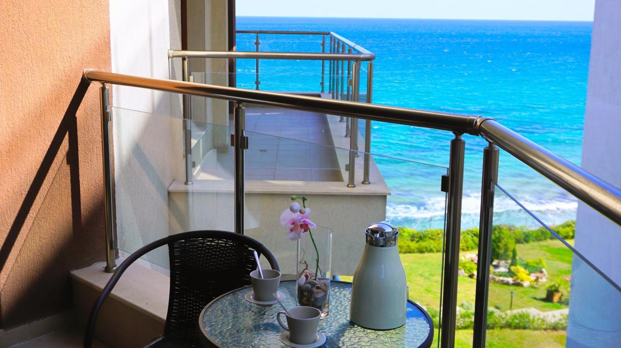 Апартаменти Бяла Клиф На Плажа - Apartments Byala Cliff First Line Exterior photo